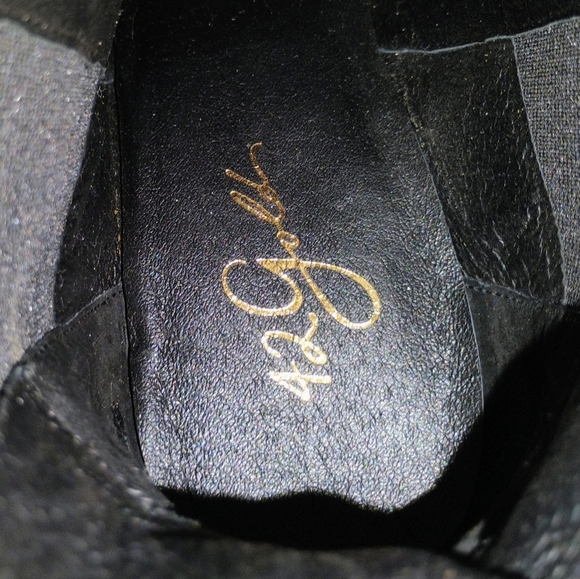 42 Gold Size 8 Black Croc-Embossed Ankle Boots - Picture 3 of 6